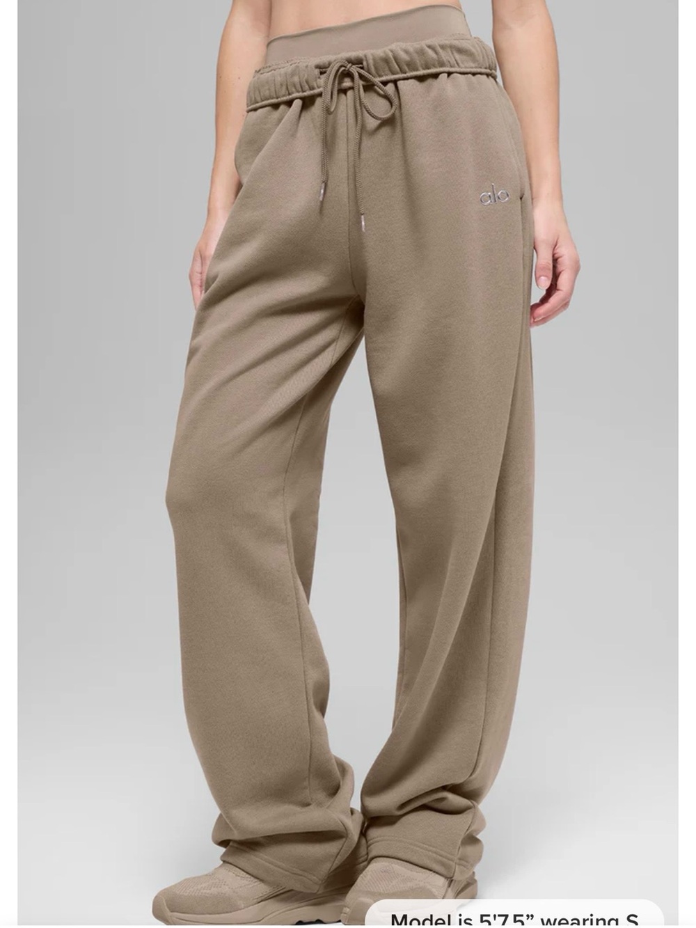 Alo yoga Accolade Straight Leg Sweatpant nwt size medium